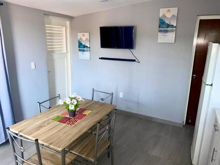 Cozy 1-Bedroom Apartment Close To City Center Willemstad Exterior photo